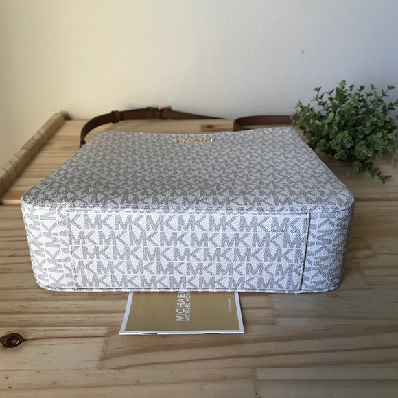 🌼Michael Kors Set - Picture 16 of 16